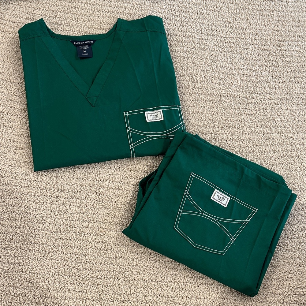 Women’s Medium Blue Sky Green Scrub Set with Pockets